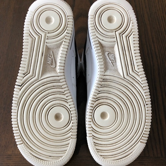 SOLD / NIKE Air Force 1 Low (6.5 men/8 women) - Picture 8 of 11
